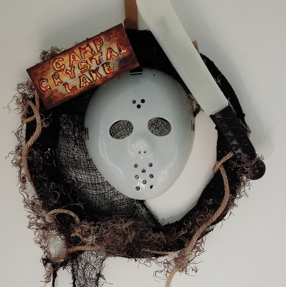 "18" Friday The 13th Themed Wreath - Picture 1 of 4